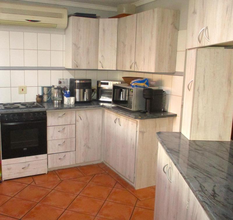 4 Bedroom Property for Sale in Langenhovenpark Free State